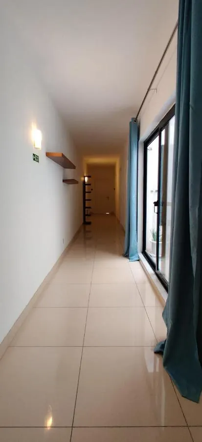 Guest house Lovely 4 Bedroom, 3 Bathroom, Maisonette With Terraces. Is-Swieqi