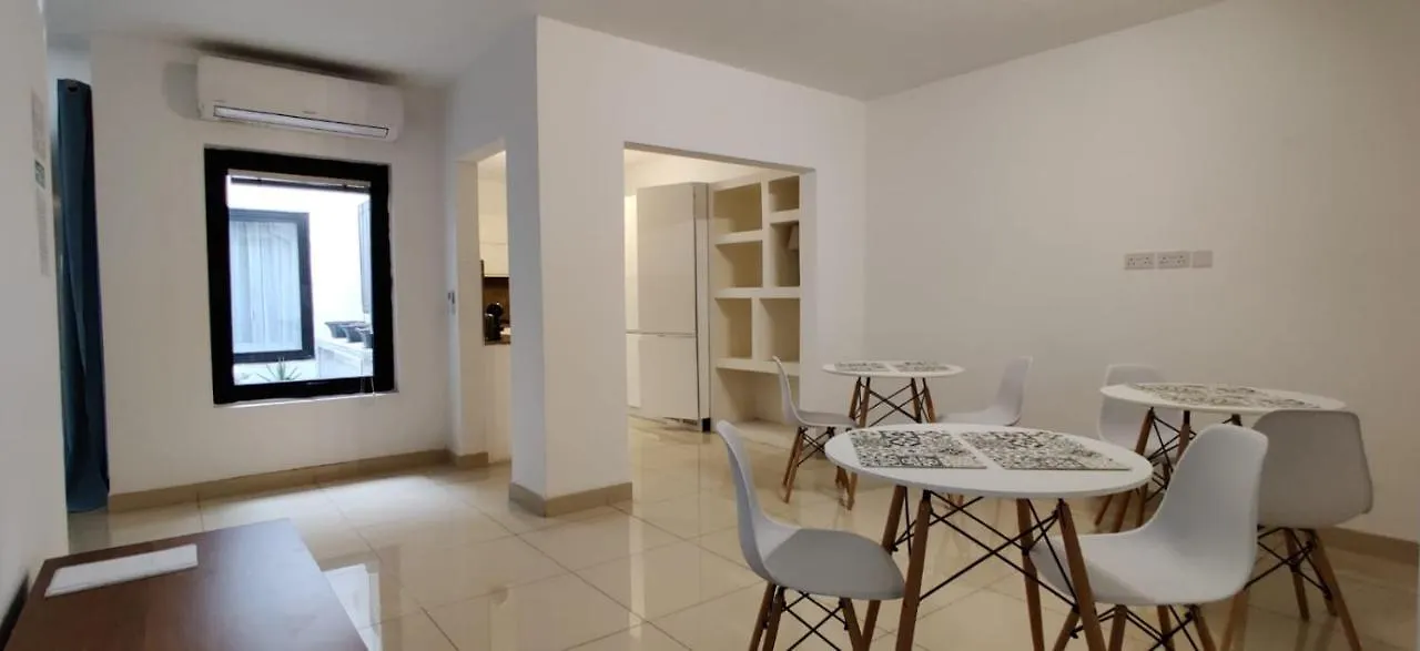 Lovely 4 Bedroom, 3 Bathroom, Maisonette With Terraces. Is-Swieqi Guest house