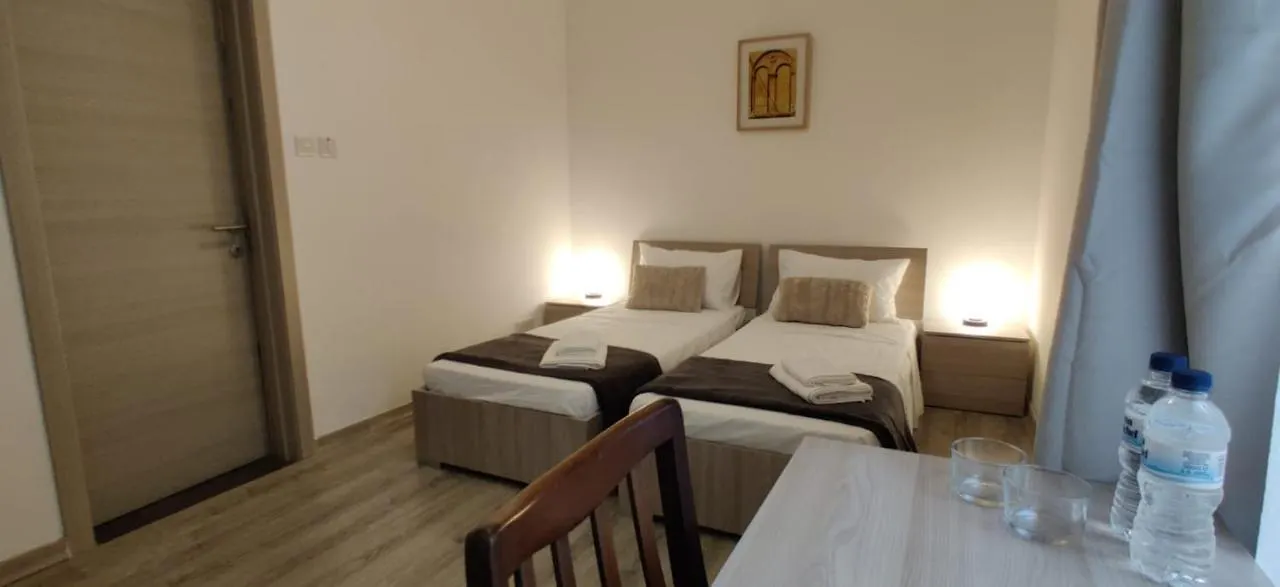 Guest house Lovely 4 Bedroom, 3 Bathroom, Maisonette With Terraces. Is-Swieqi