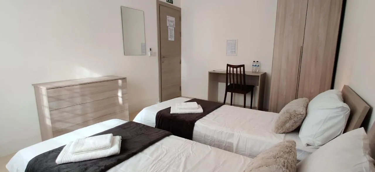 Guest house Lovely 4 Bedroom, 3 Bathroom, Maisonette With Terraces. Is-Swieqi